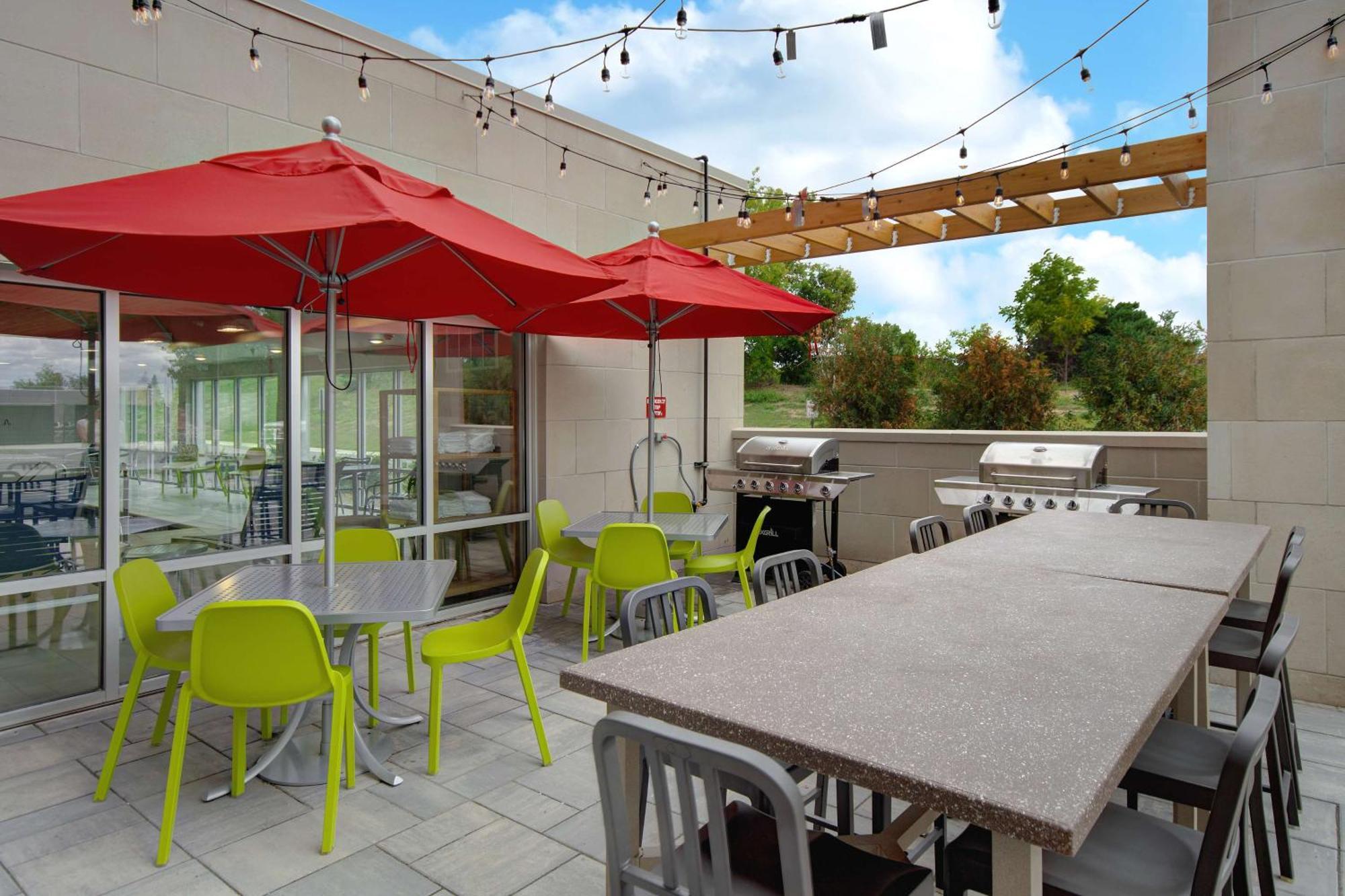 Home2 Suites By Hilton Grand Rapids Airport Kentwood Exterior foto